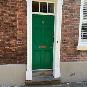 18th Century Townhouse In City Centre Chester